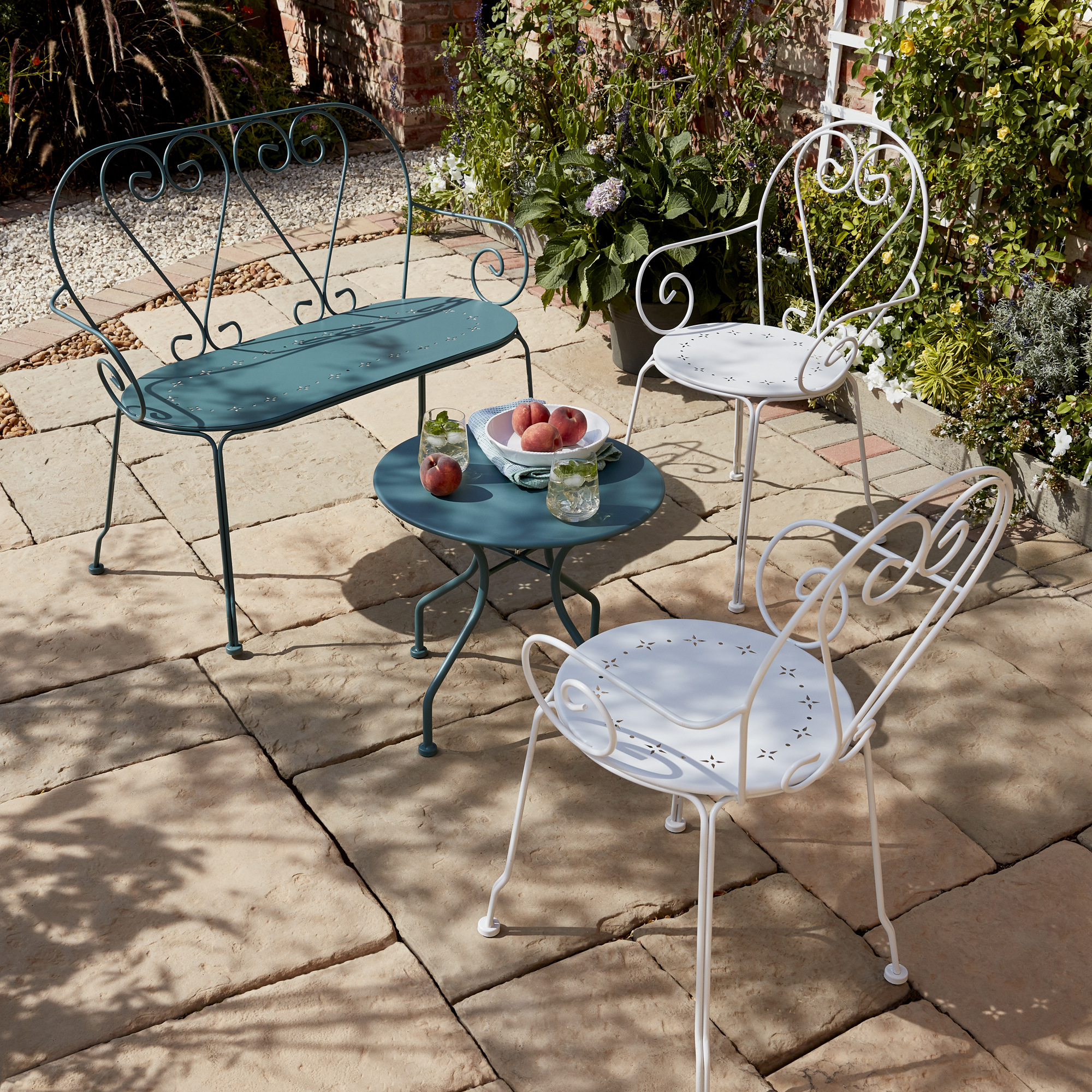 B&Q Vernon Metal 4 Seater Coffee Set