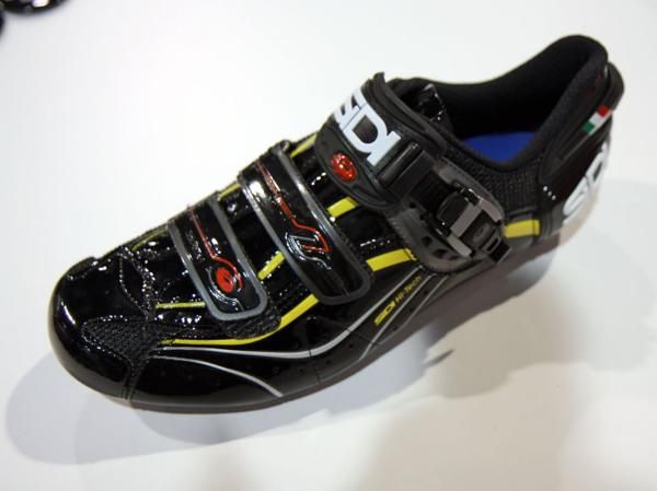 Sidi has added a black-and-neon yellow color option to its Genius 6.6 Carbon Lite for 2011.
