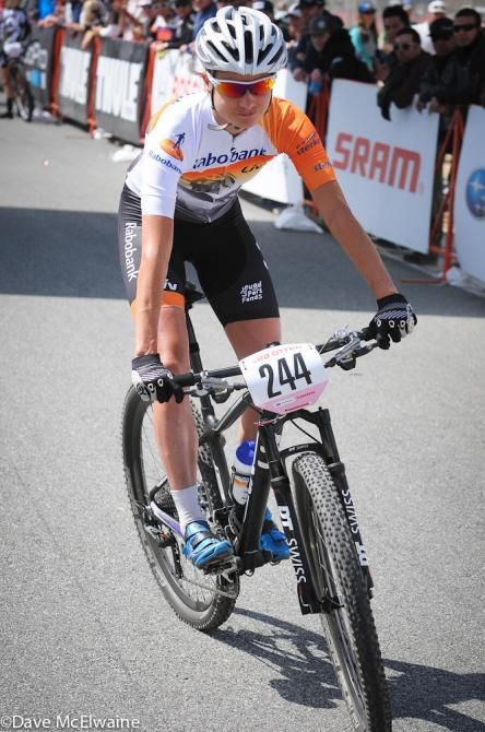 Marianne Vos (Rabo-Liv) riding up to the line