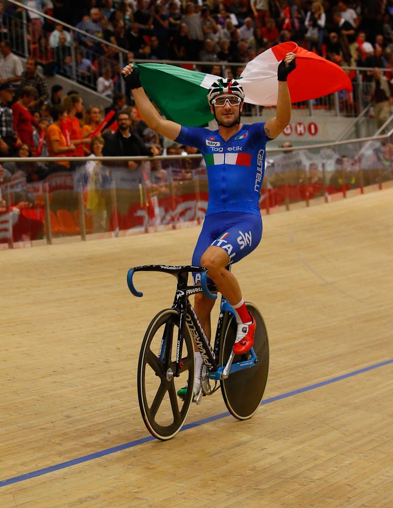 Elia Viviani celebrates his omnium win at the European Championships