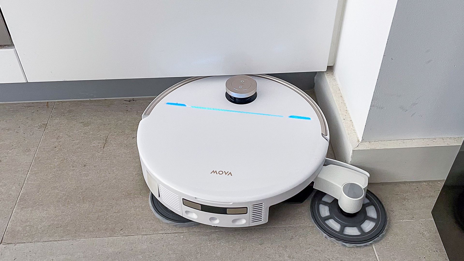 Mova V70 Ultra Complete robot with mopping arm extended