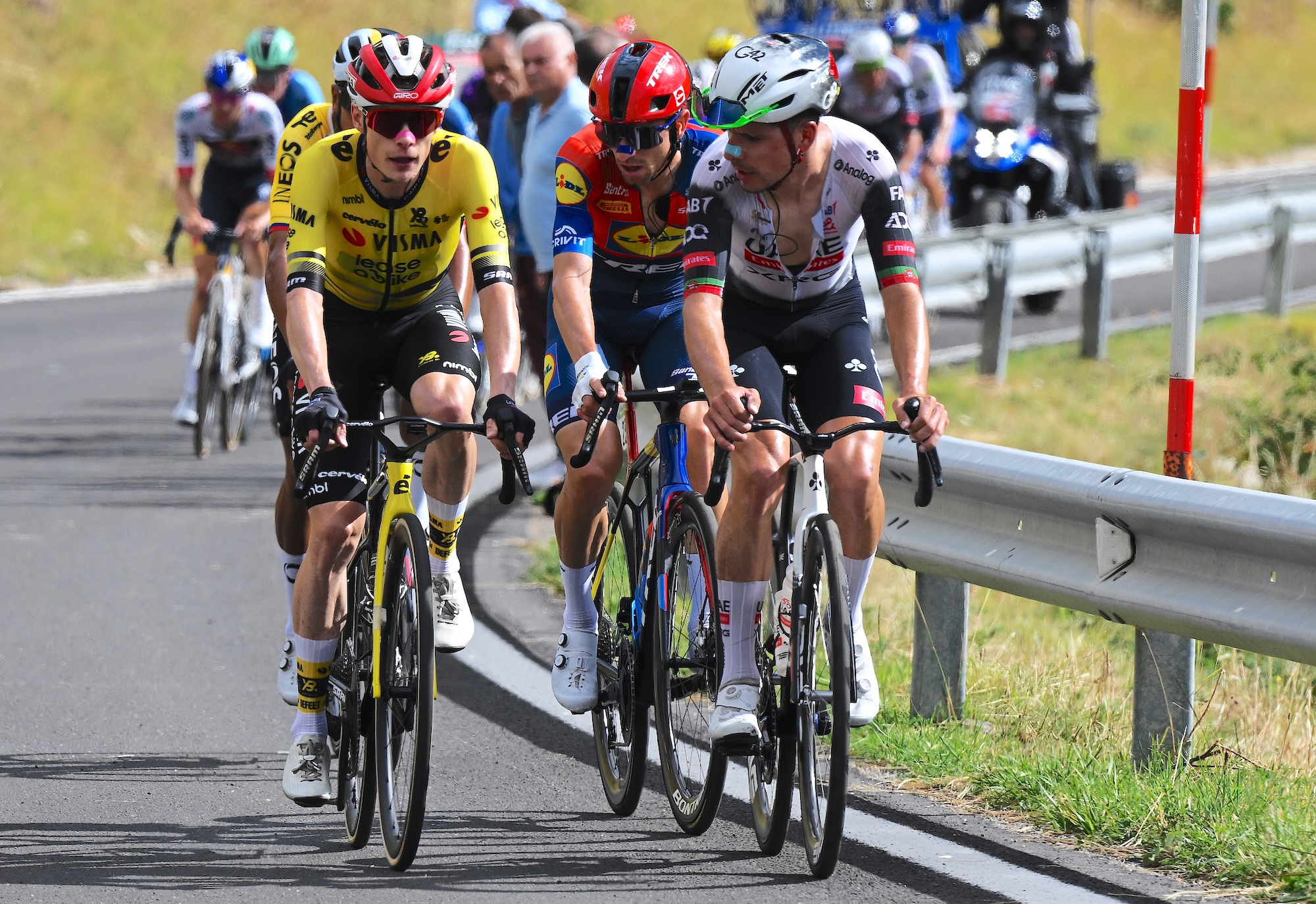 CERLER. HUESCA LA MAGIA, SPAIN - AUGUST 29: (L-R) Jonas Vingegaard of Denmark and Team Visma | Lease a Bike, Giulio Ciccone of Italy and Team Lidl - Trek and Joao Almeida of Portugal and UAE Team Emirates - XRG compete during the La Vuelta - 80th Tour of Spain 2025, Stage 7 a 188km stage from Andorra la Vella to Cerler. Huesca La Magia 1910m / #UCIWT / on August 29, 2025 in Cerler. Huesca La Magia, Spain. (Photo by Dario Belingheri/Getty Images)