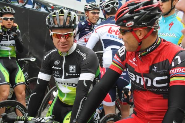 Stuart O'Grady (GreenEdge) shares a joke with Thor Hushovd (BMC).