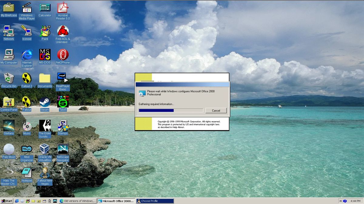 Windows 11 with Windows 2000 mod