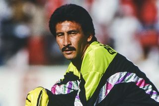 Former Mexico goalkeeper Pablo Larios in action for Toros Neza in 1995.