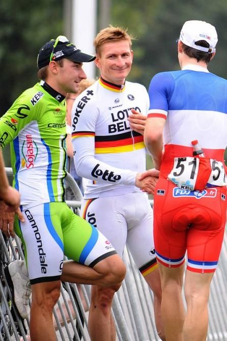 Arnaud D&eacute;mare (FDJ) congratulates Andre Greipel (Lotto-Belisol) on the win