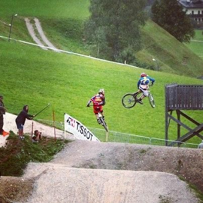 Racers on the Leogang track