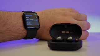 Can you connect bluetooth headphones best sale to apple watch series 3