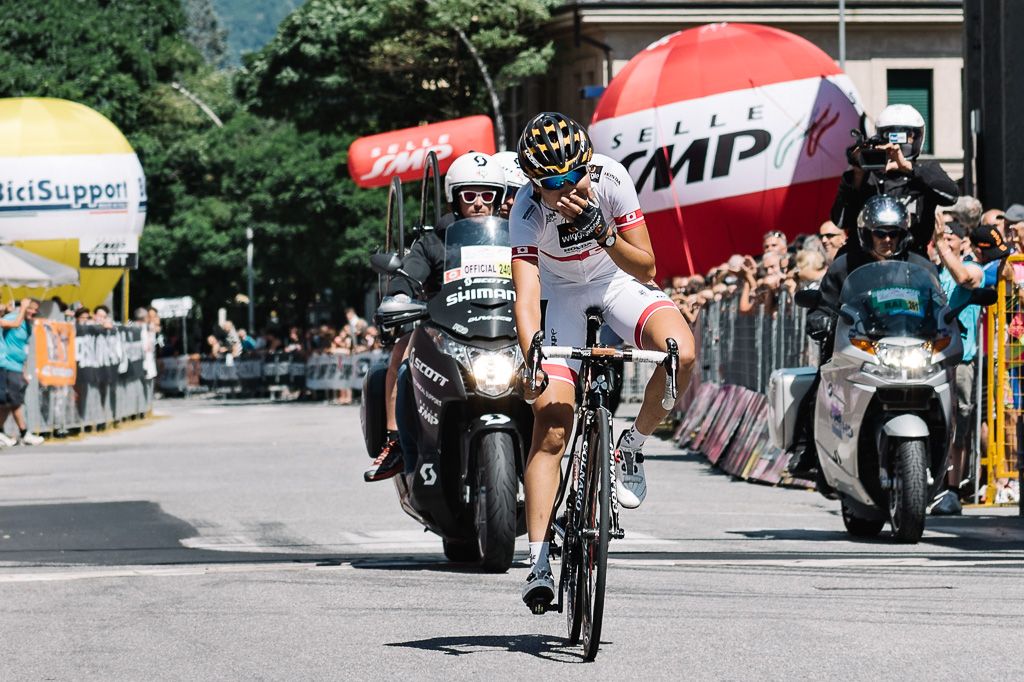 Mayuko Hagiwara (Wiggle Honda) can't believe she's won