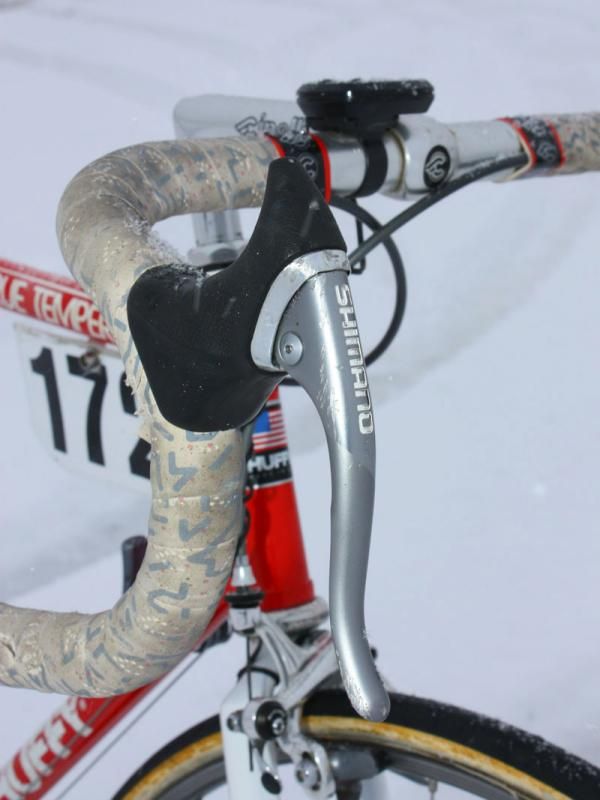 Andy Hampsten's (7-Eleven) brake levers sport team-only graphics.