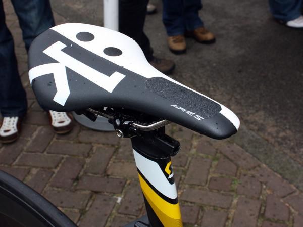 A small patch of grip material is added to the fi'zi:k Ares saddle to keep Marco Pinotti (HTC-Columbia) firmly in place.