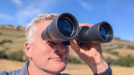 Using the Falcon 10x50 handheld