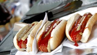 Dish, Food, Cuisine, Fast food, Hot dog bun, Ingredient, Sausage bun, Bun, Breakfast roll, Hot dog,