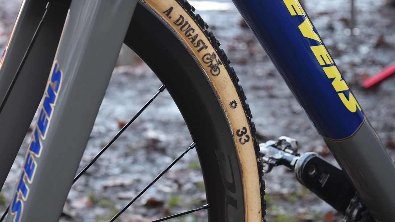 The Beobank-Corendon team use Dugast tubular tyres.