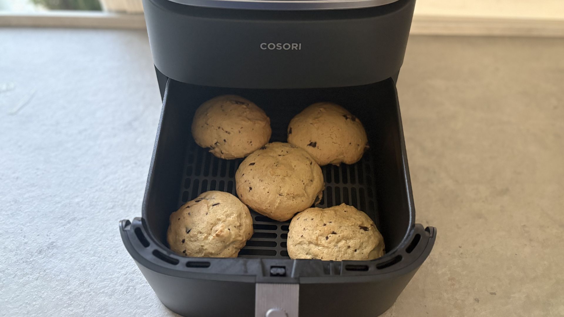 Testing the Cosori TurboBlaze 6L Air Fryer cooking cookies