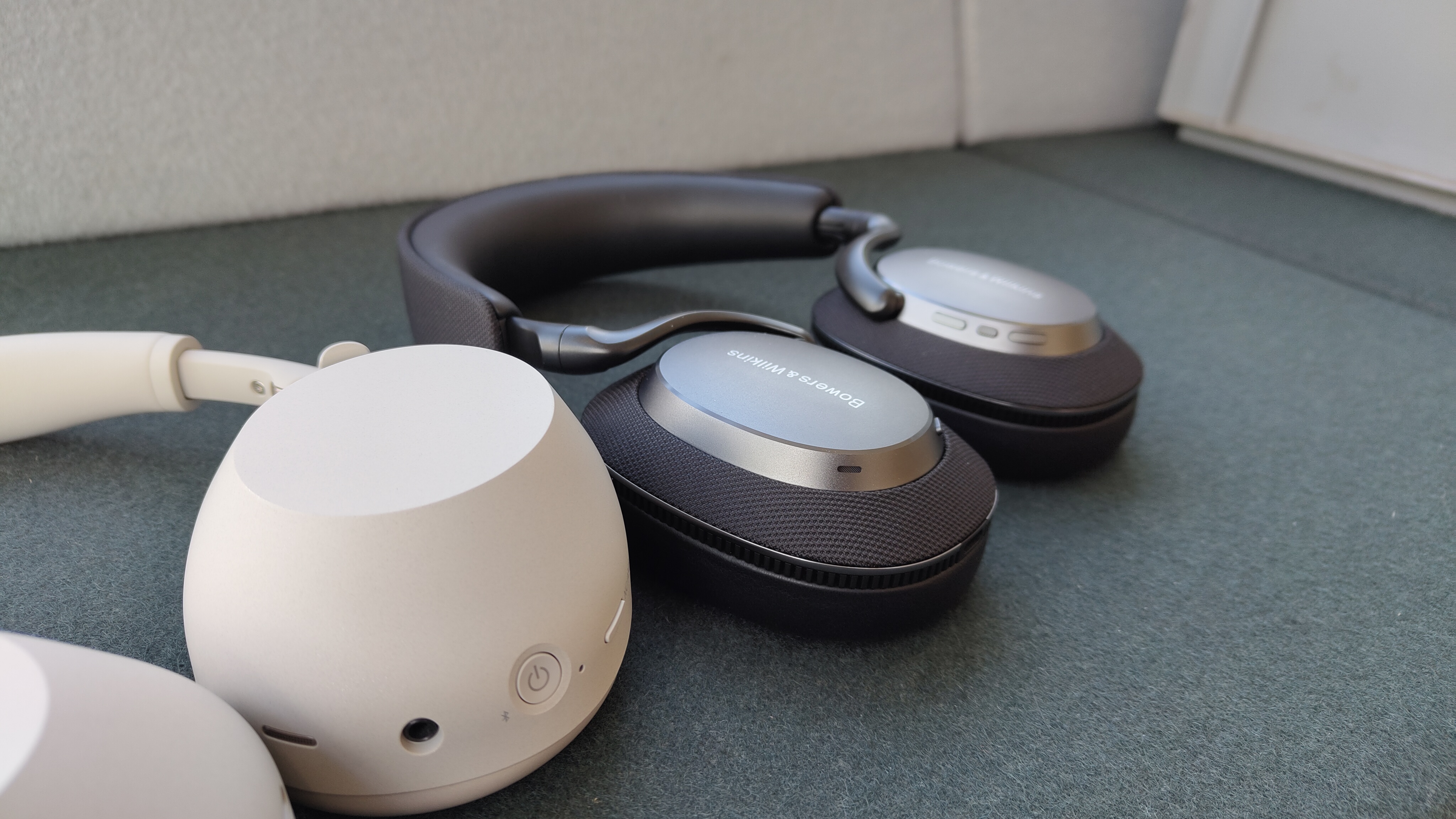 Sony WH-1000XM6 vs Bowers & Wilkins Px7 S3
