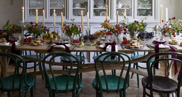 Christmas dining room ideas – Christmas dining room decor | Homes &amp; Gardens