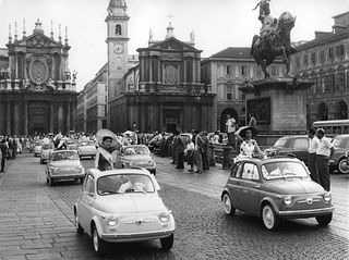 driving Fiat 500 in city