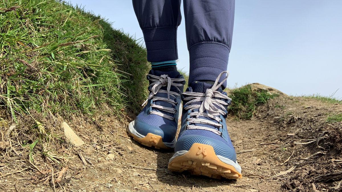 The North Face Vectiv Exploris II Mid Futurelight hiking shoes review