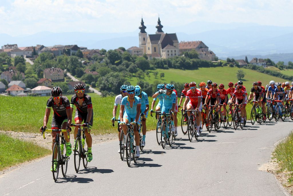 The peloton in action