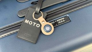 Motorola Moto Tag attached to a luggage.