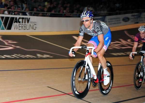 Danilo Hondo dishes it out in the Madison.