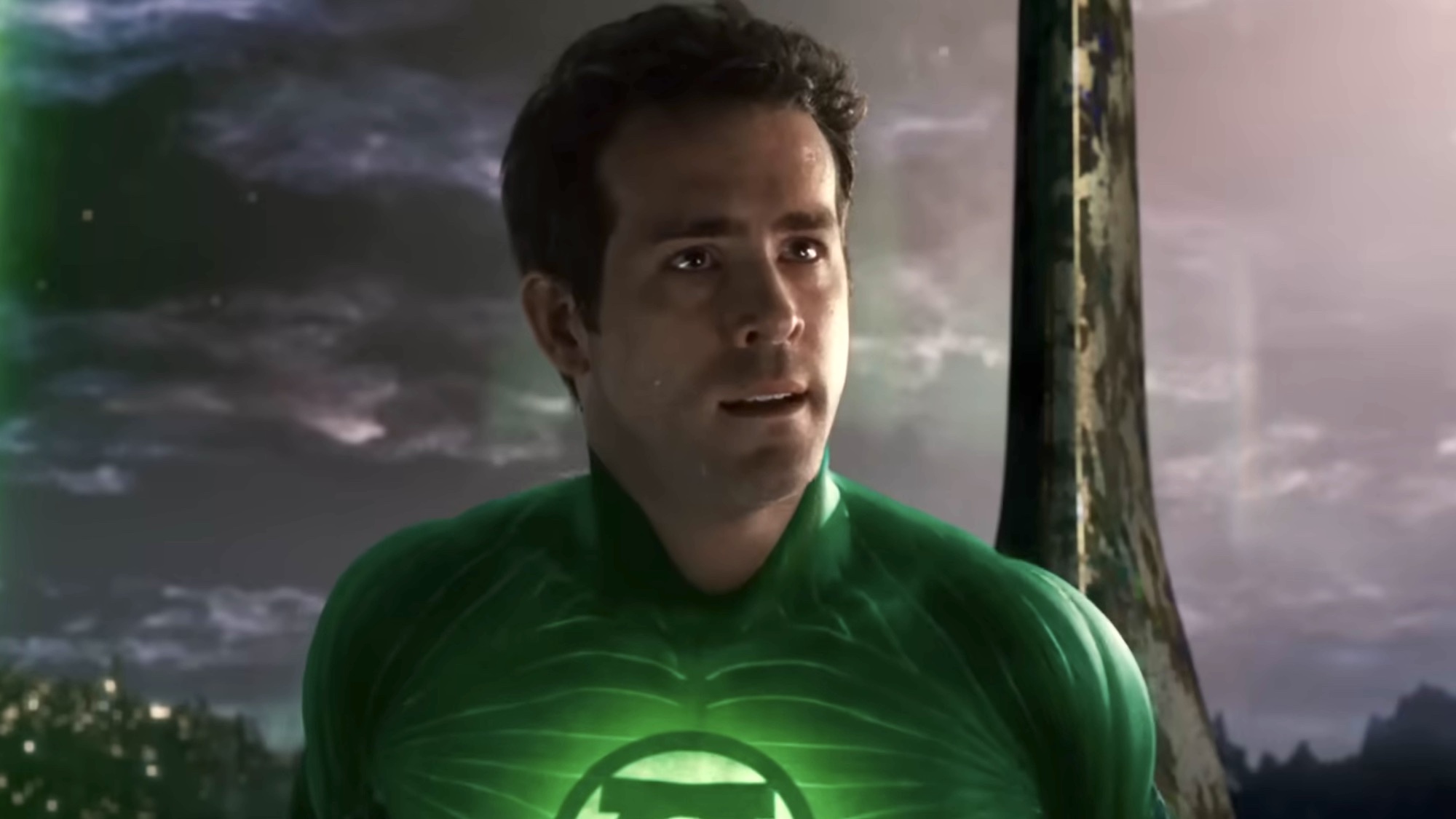 Ryan Reynolds in the Green Lantern suit