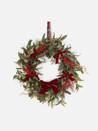 Faux Foliage and Berry Led Wreath