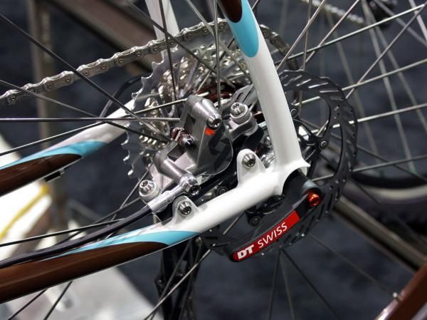 Retrotec has long preferred mounting the disc brake in between the stays.