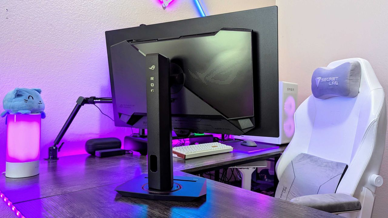 Image of the ASUS ROG Strix OLED 27 (XG27UCDMG) gaming monitor.