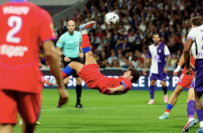 Joao Neves #87 of PAris Saint-Germain scores his second goal during the Ligue 1 McDonald's match between Toulouse FC and Paris Saint-Germain at Stadium de Toulouse on August 30, 2025 in Toulouse, France.