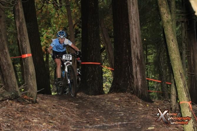 Chloe Woodruff (Crankbrothers Race Club) leads the women