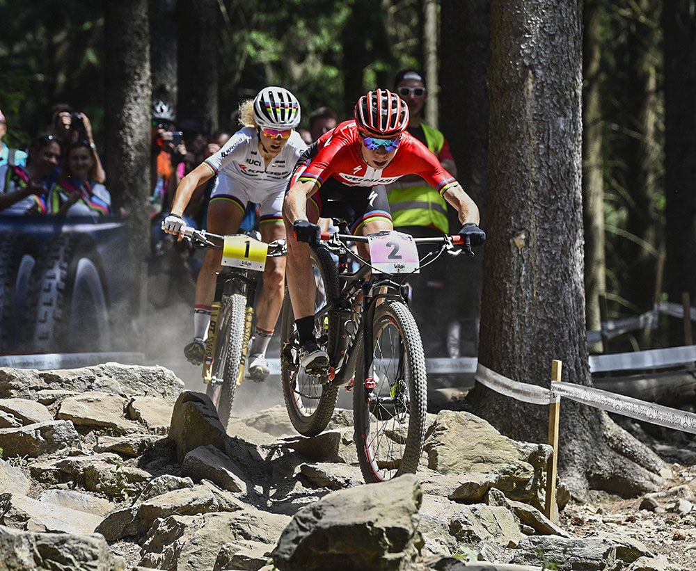 Annika Langvad (Specialized Racing) and Jolanda Neff (Kross Racing Team)
