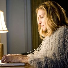 An image of Carrie Bradshaw in Sex And The City.