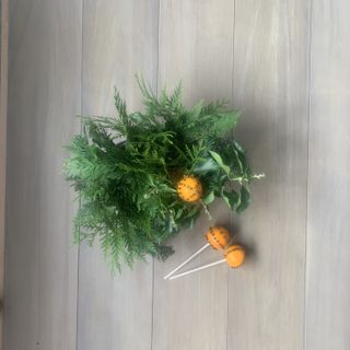 Orange pomander Christmas arrangement