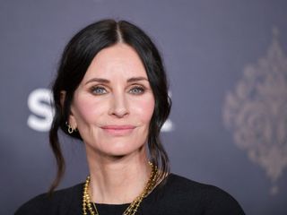 Courteney Cox attends the premiere of STARZ Shining Vale in 2022