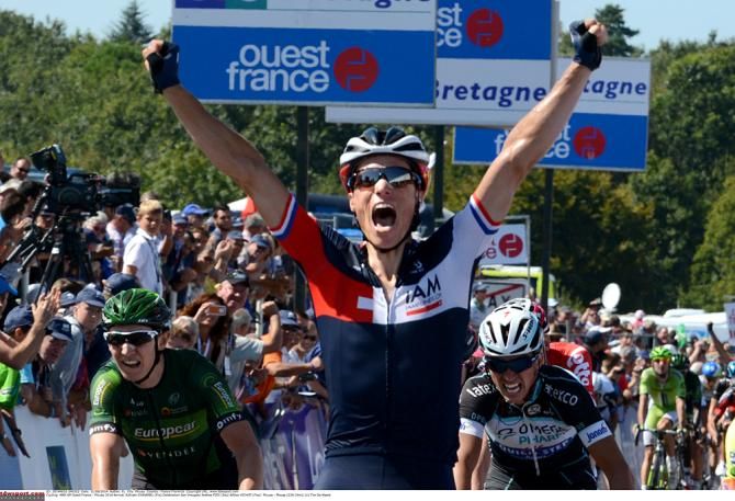 Sylvain Chavanel (IAM Cycling) takes the victory