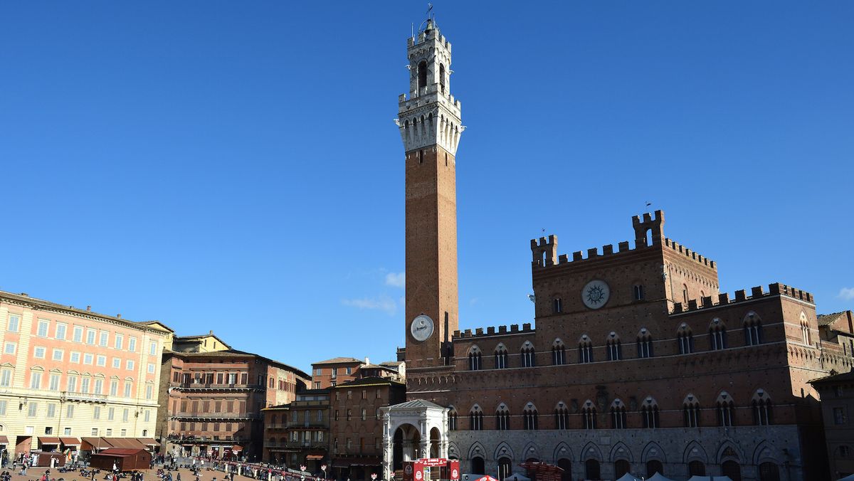 The famous Piazza del Campo in Siena