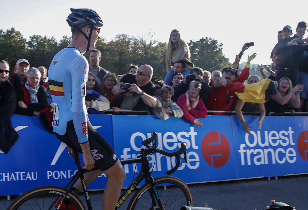 Toon Aert rides to the win of the European champiosnhips