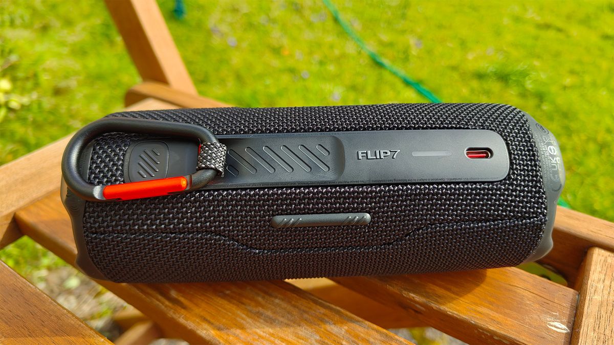 JBL Flip 7 wireless speaker