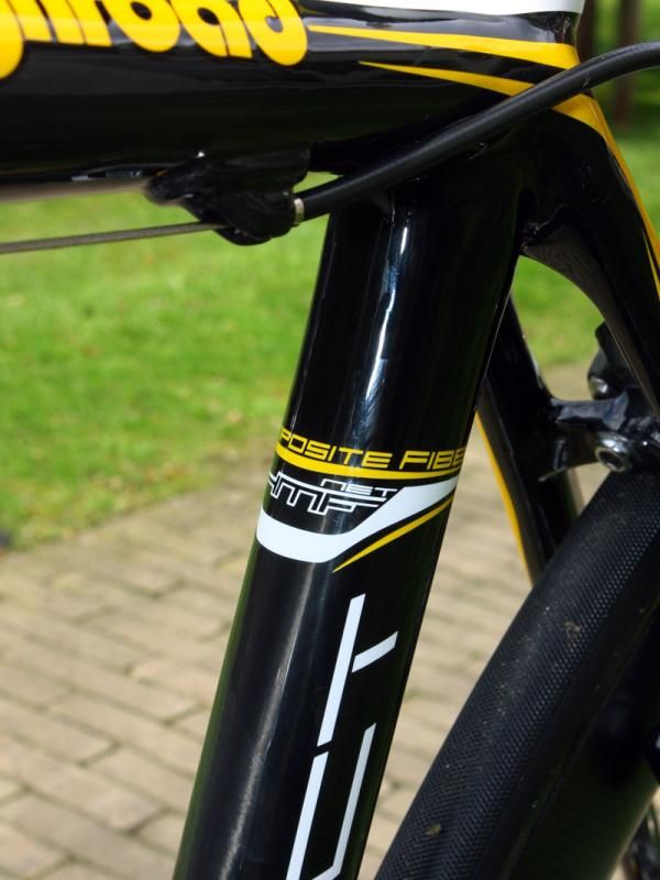 Though Scott's production top-end road frames use its more advanced 'HMX' fiber blend, Cavendish's Classics-special version is built with second-tier HMF - presumably for greater durability.