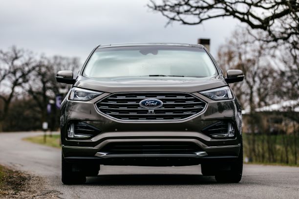 The 2019 Ford Edge Can Steer Around Problems Like A Robot Is Driving