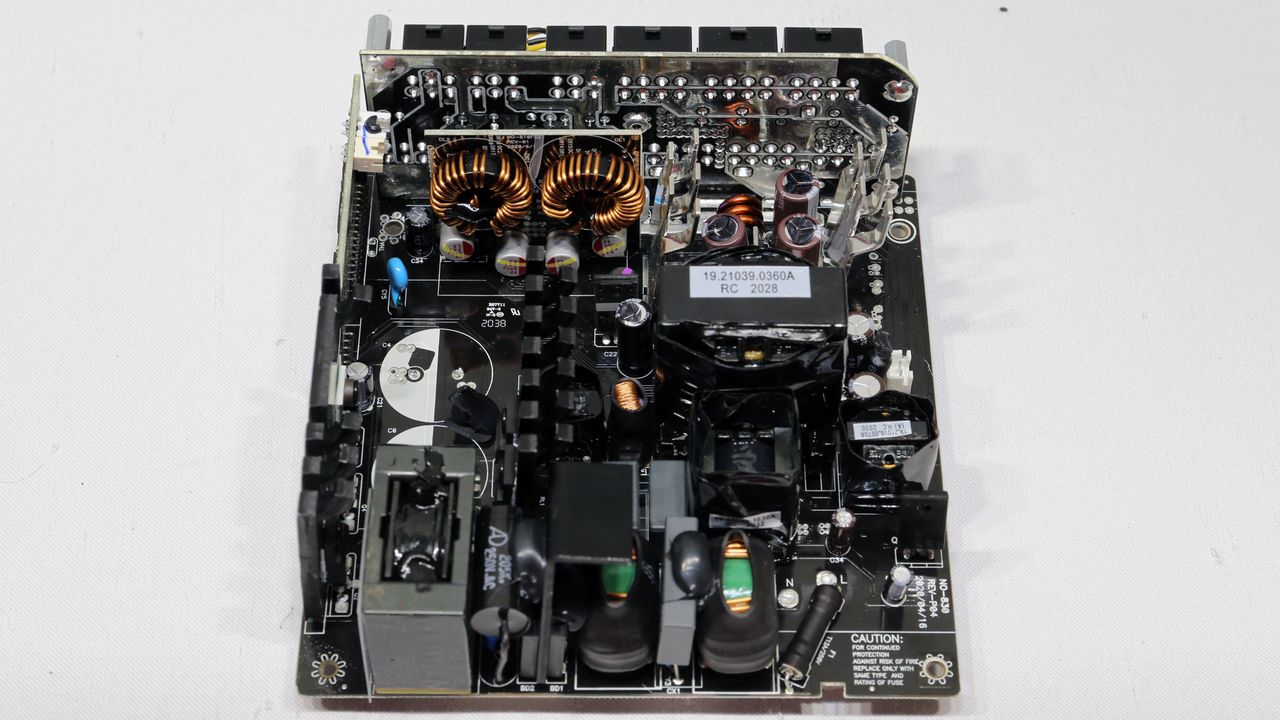 Thermaltake Toughpower GF2 ARGB 850W