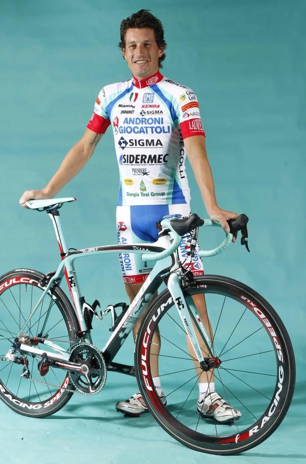 Former world junior champion Crescenzo D'Amore returns to cycling after three years away.