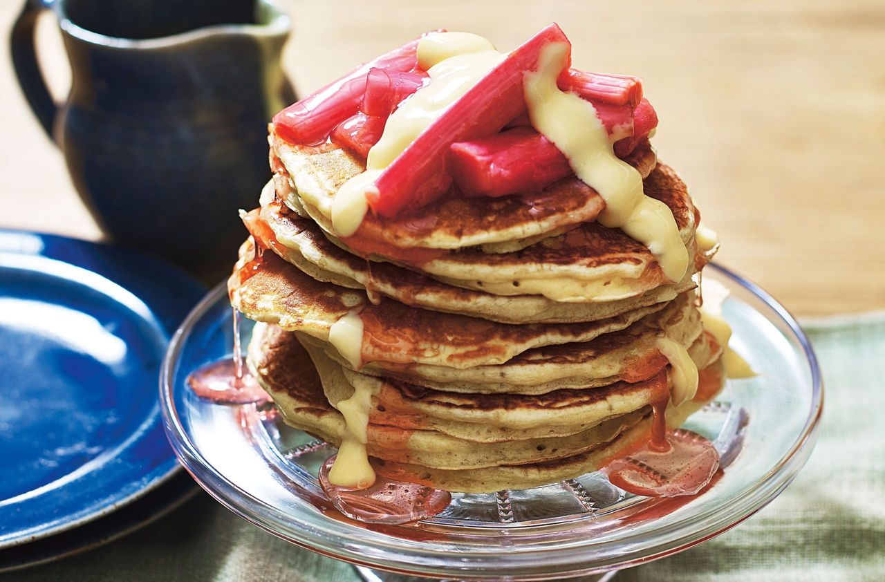 Rhubarb pancakes with custard