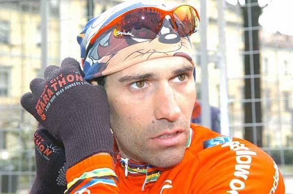 Igor Astarloa (Barloworld) sports the 'Tassie Devil' bandana