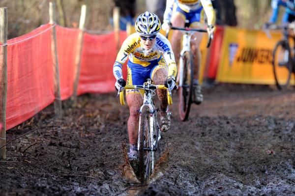 Pavla Havlikova (Telenet-Fidea) tackles a mud sector.
