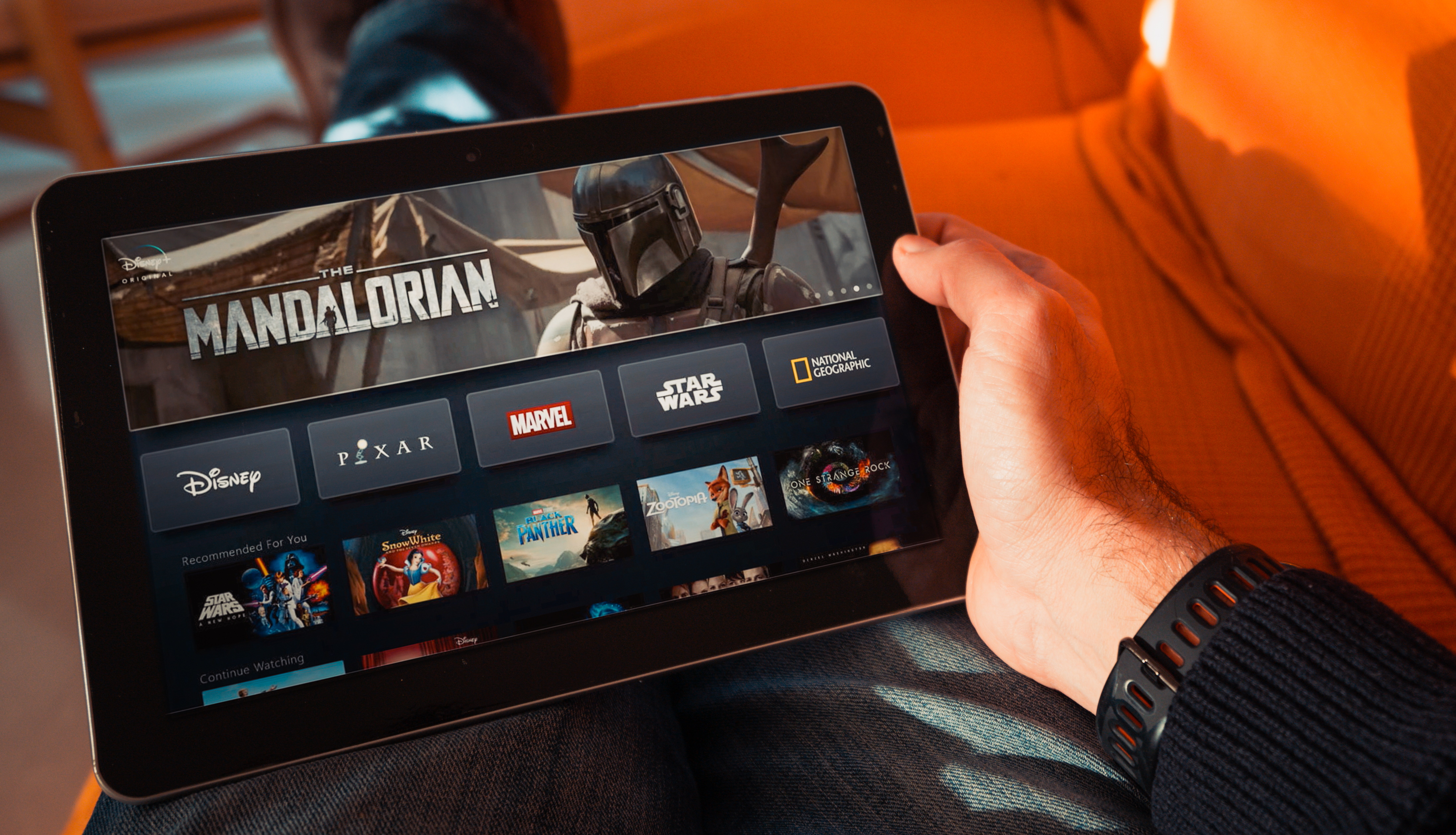 How To Watch The Mandalorian Online Stream The Star Wars Show Right Now Techradar