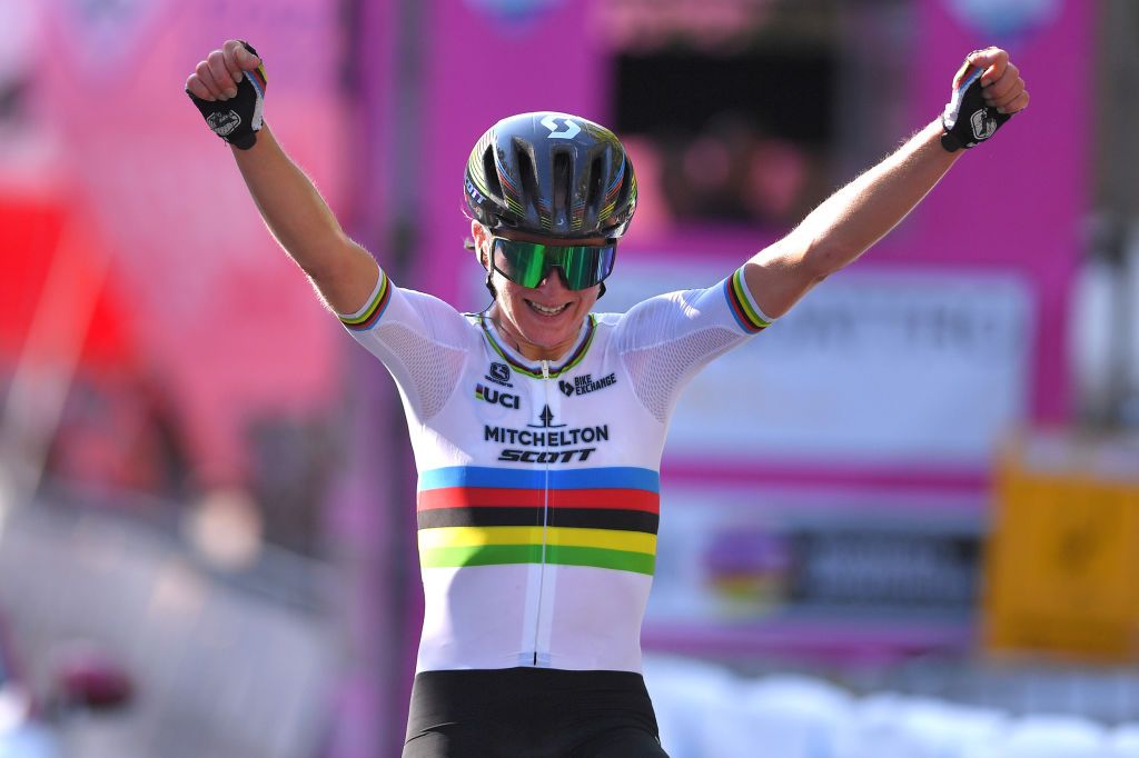 ARCIDOSSO ITALY SEPTEMBER 12 Arrival Annemiek Van Vleuten of The Netherlands and Team Mitchelton Scott Celebration during the 31st Giro dItalia Internazionale Femminile 2020 Stage 2 a 1248km stage from Civitella Paganico to Arcidosso GiroRosaIccrea GiroRosa on September 12 2020 in Arcidosso Italy Photo by Luc ClaessenGetty Images