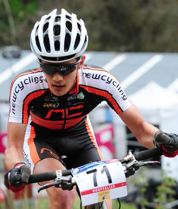 Alexis Noel climbs.